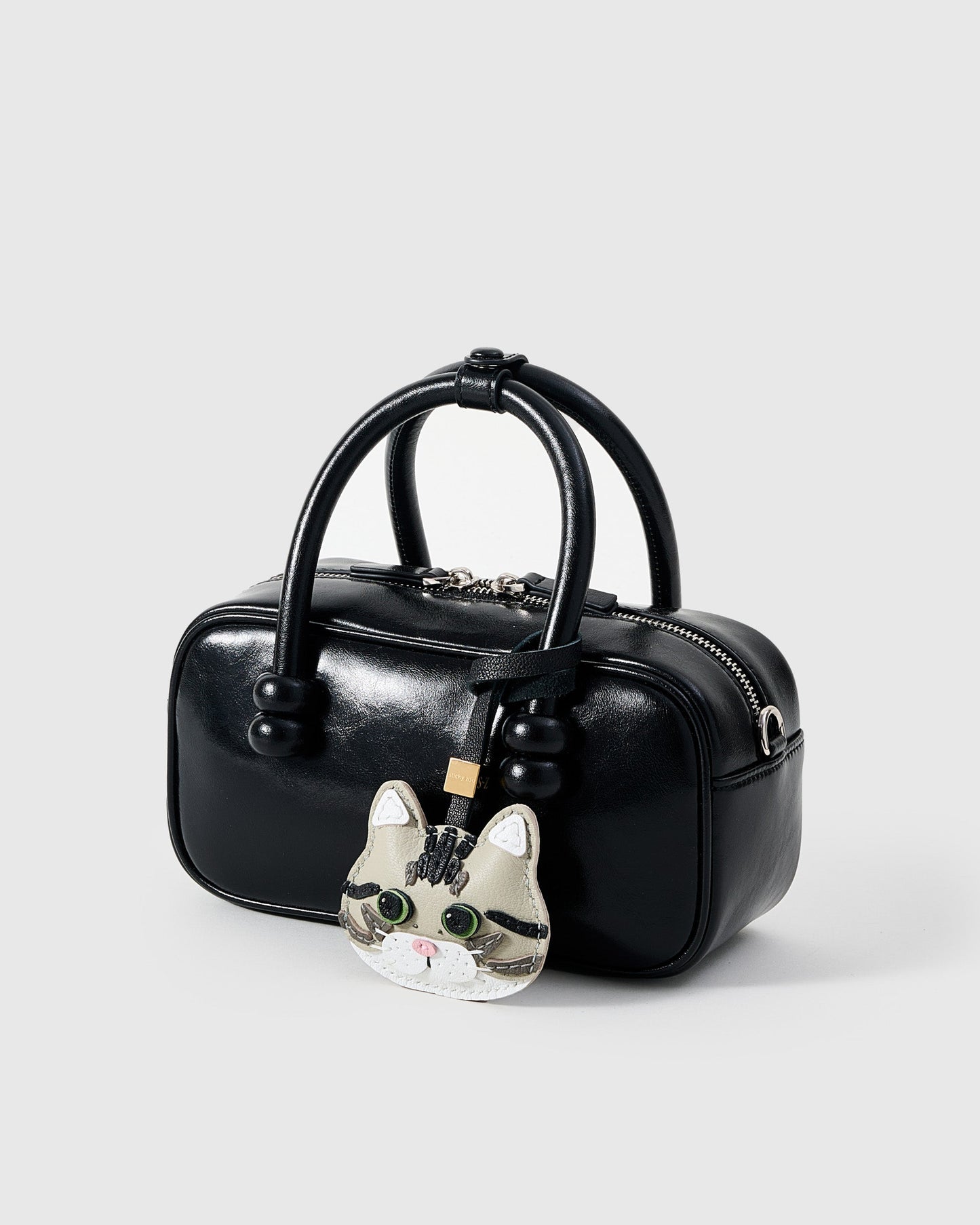 AMERICAN SHORTHAIR CAT CHARM – SILVER TABBY EDITION