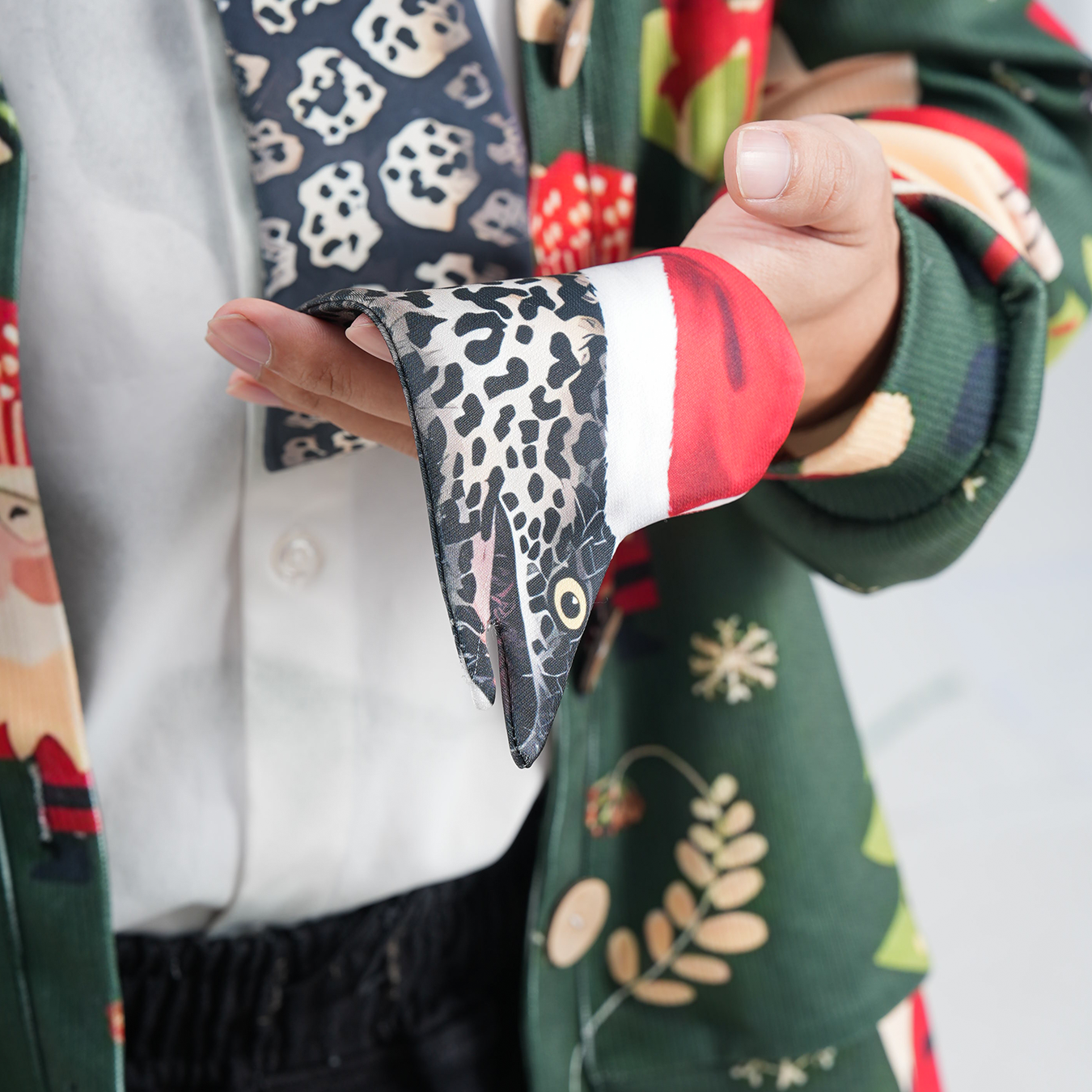 Christmas Novelty Spotted Eel Tie β Animals Shape Necktie β Funny Holiday Gift for Men