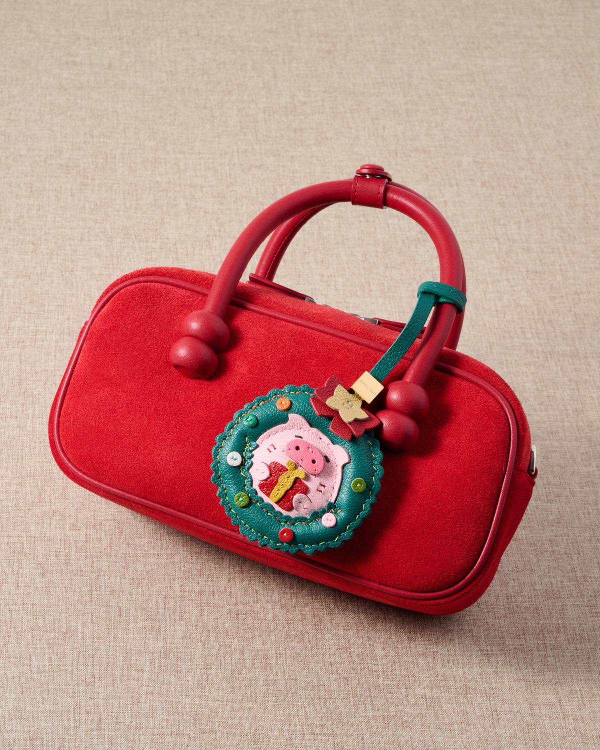 THE HOLIDAY PIGGY CHARM