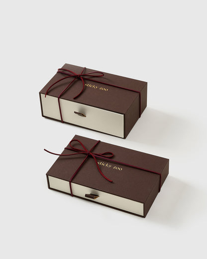 SIGNATURE GIFT BOX
