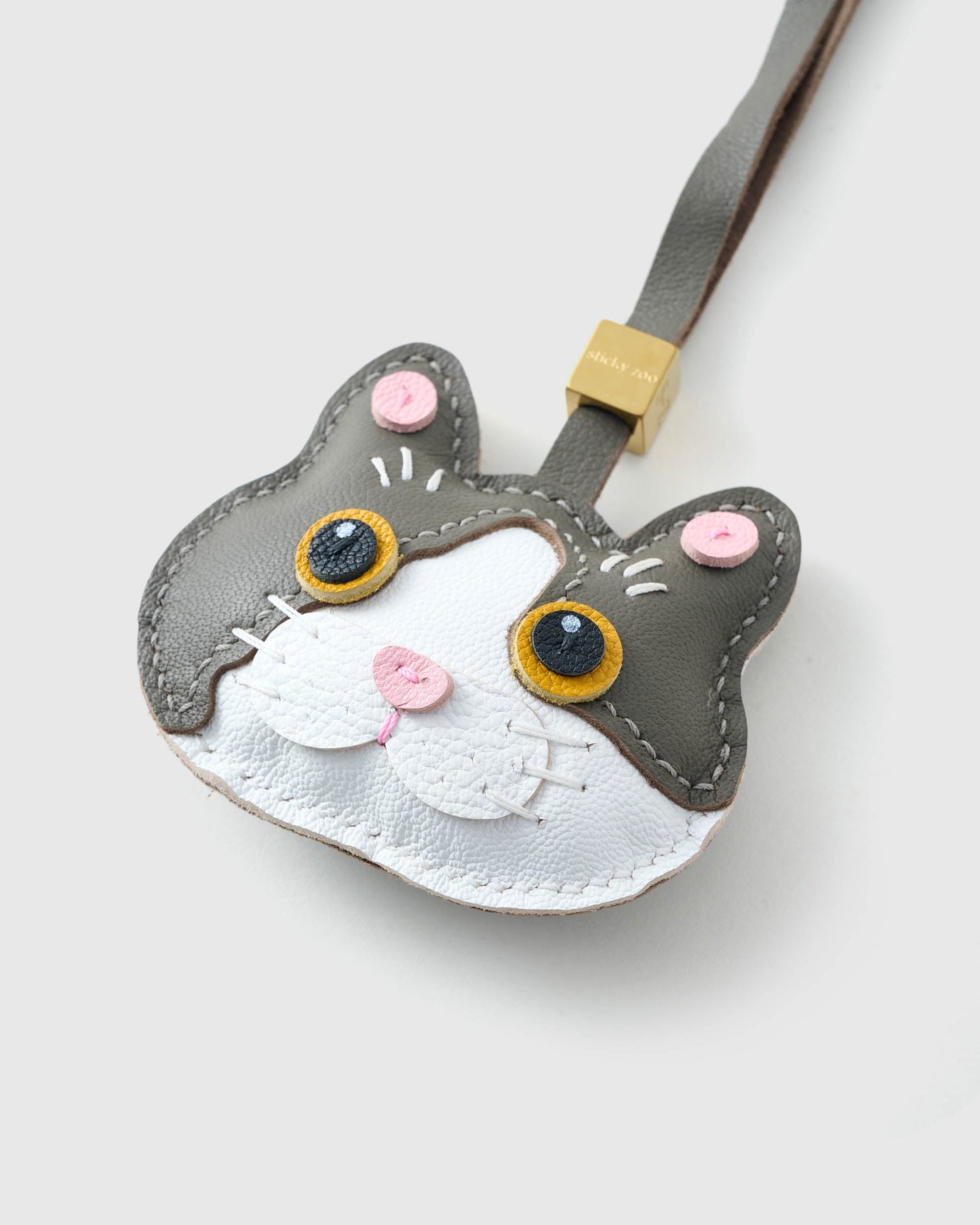 BRITISH SHORTHAIR CAT CHARM – GRAY MUSE EDITION