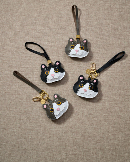 BRITISH SHORTHAIR CAT CHARM – GRAY MUSE EDITION