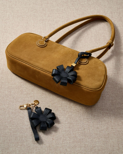 DAISY BAG CHARM
