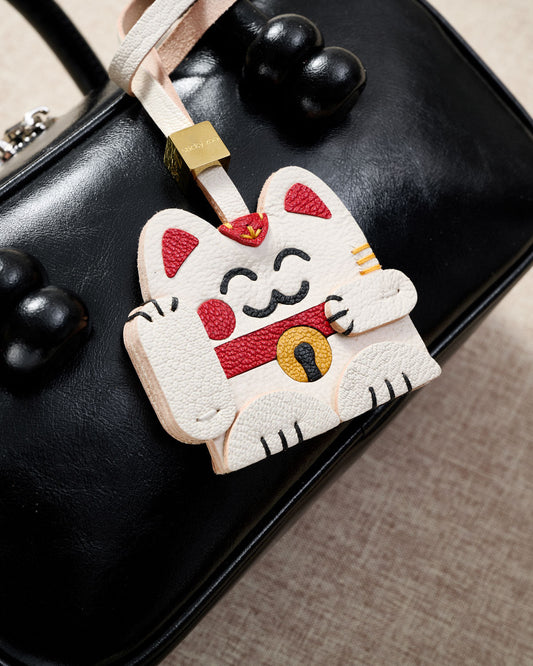 MANEKI NEKO CAT CHARM