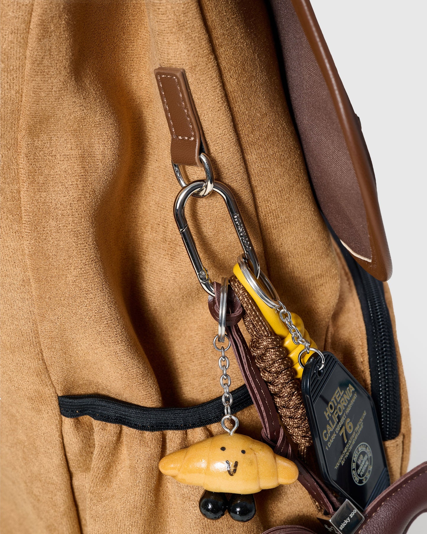 DACHSHUND BACKPACK + CHARM