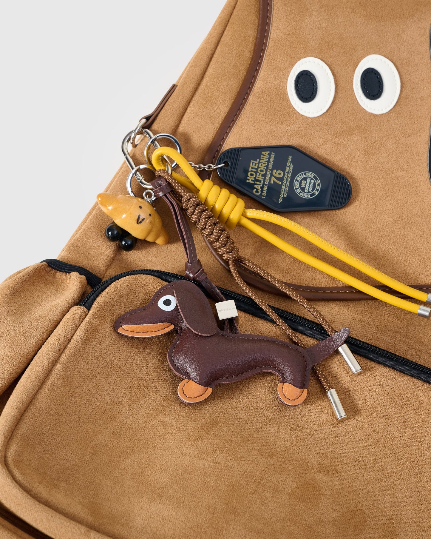 DACHSHUND BACKPACK + CHARM