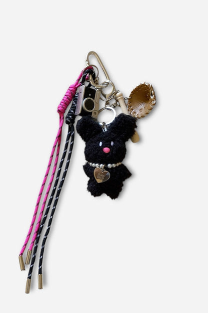 CHARMING ADVENTURE BUNNY CHARM